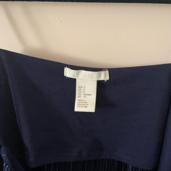 H&M Dark Blue Satin Pleated Tank Top - Picture 4 of 4
